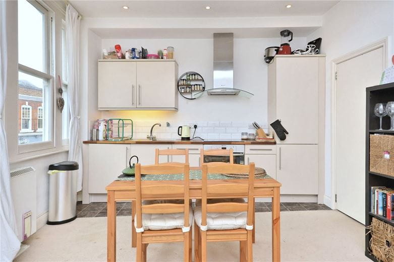 1 bedroom flat, Barnes High Street, London SW13