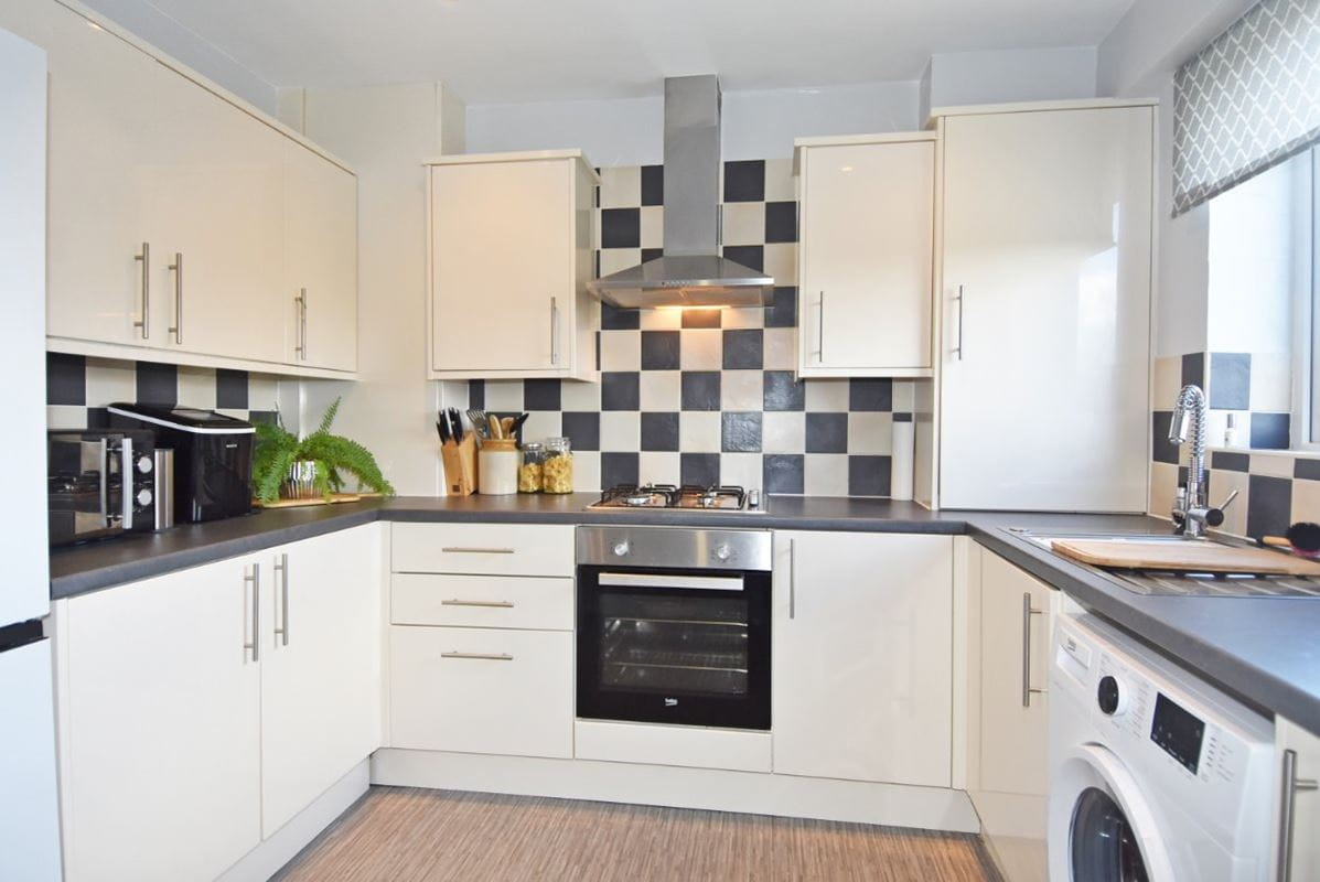 2 bedroom maisonette, Watermill Close, Richmond TW10 - Let Agreed
