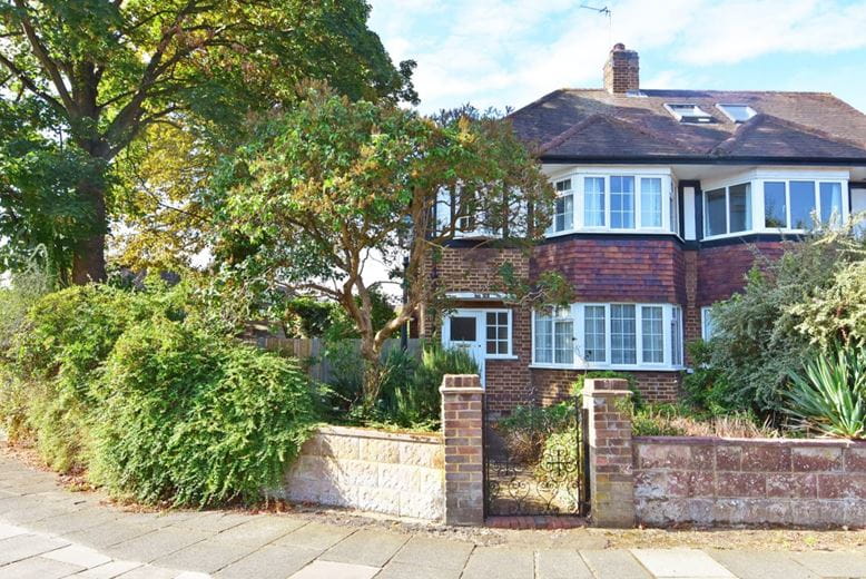 3 bedroom house, Dukes Avenue, Richmond TW10