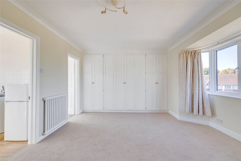 1 bedroom , St. Leonards Road, London SW14 - Available