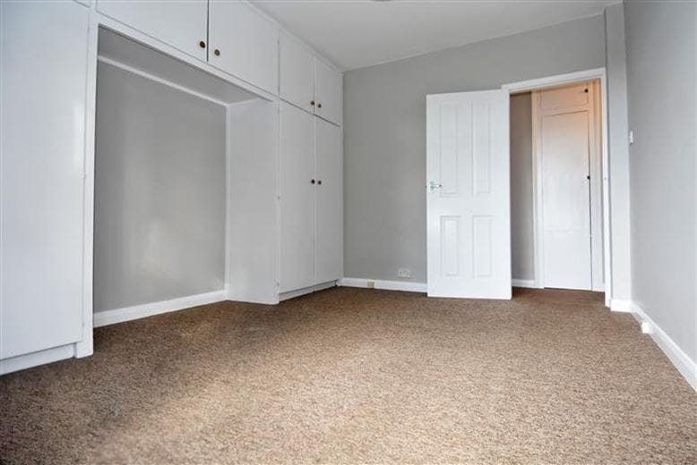 1 bedroom flat, Richmond Road, Kingston upon Thames KT2 - Let Agreed