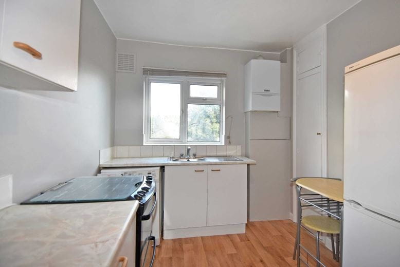 1 bedroom flat, Richmond Road, Kingston upon Thames KT2 - Let Agreed