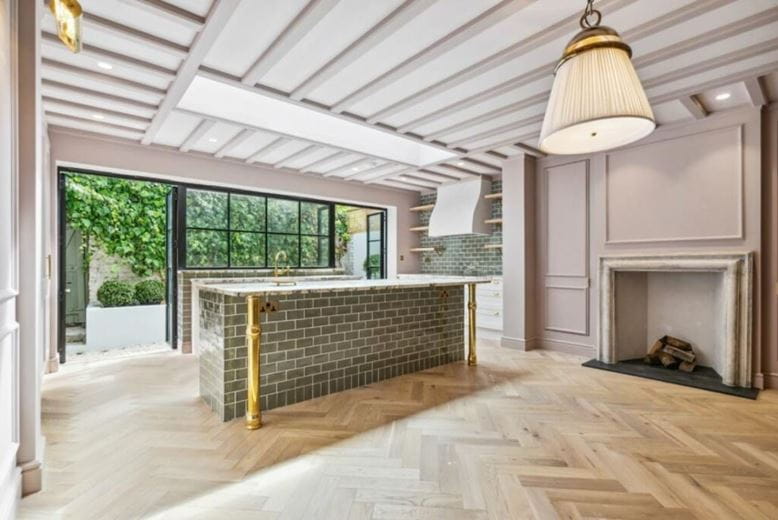 4 bedroom house, First Avenue, London SW14 - Available