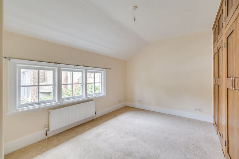  bedroom house, Kew Green, Richmond TW9 - Available