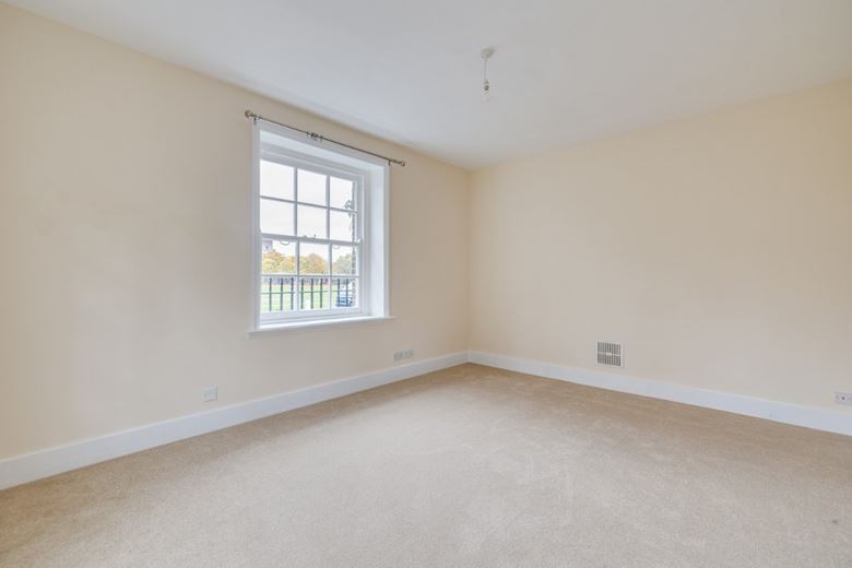  bedroom house, Kew Green, Richmond TW9 - Available