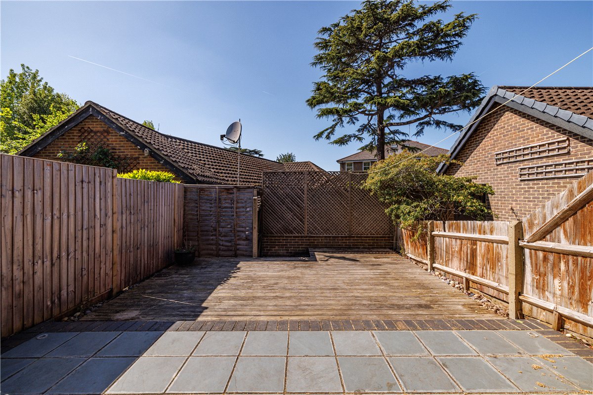 3 bedroom house, Lower Grove Road, Richmond TW10 - Let Agreed