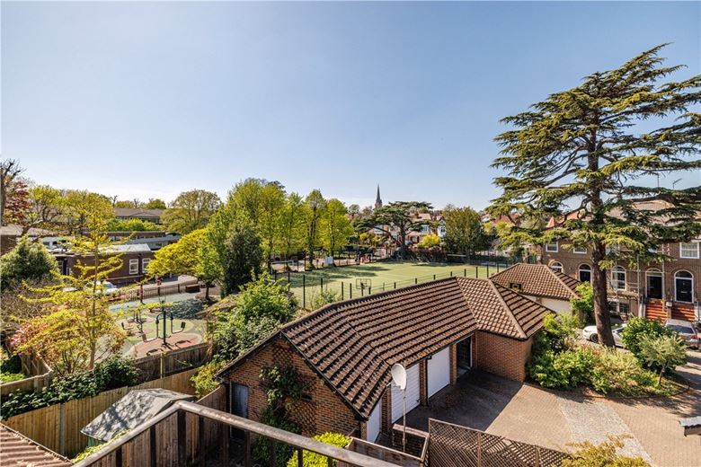 3 bedroom house, Lower Grove Road, Richmond TW10 - Let Agreed