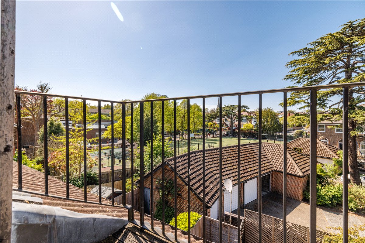 3 bedroom house, Lower Grove Road, Richmond TW10 - Let Agreed