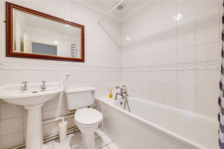 3 bedroom house, Lower Grove Road, Richmond TW10 - Let Agreed