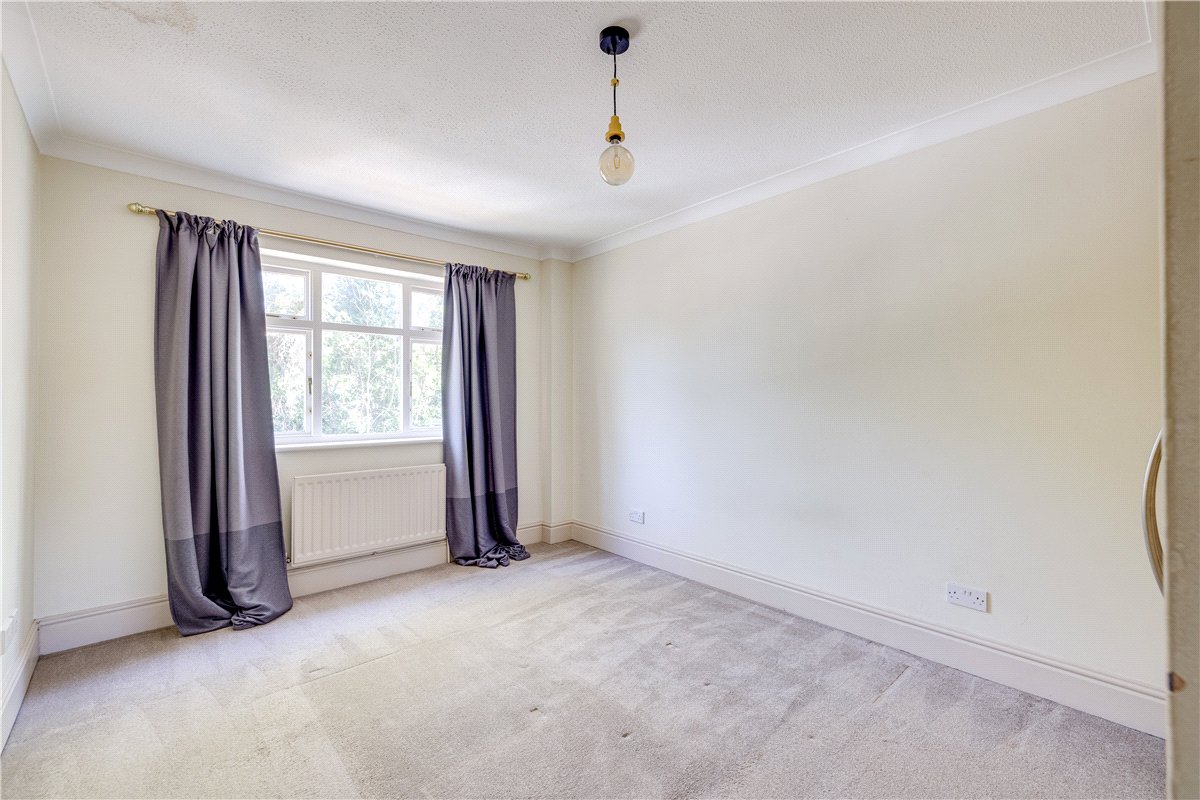 3 bedroom house, Lower Grove Road, Richmond TW10 - Let Agreed