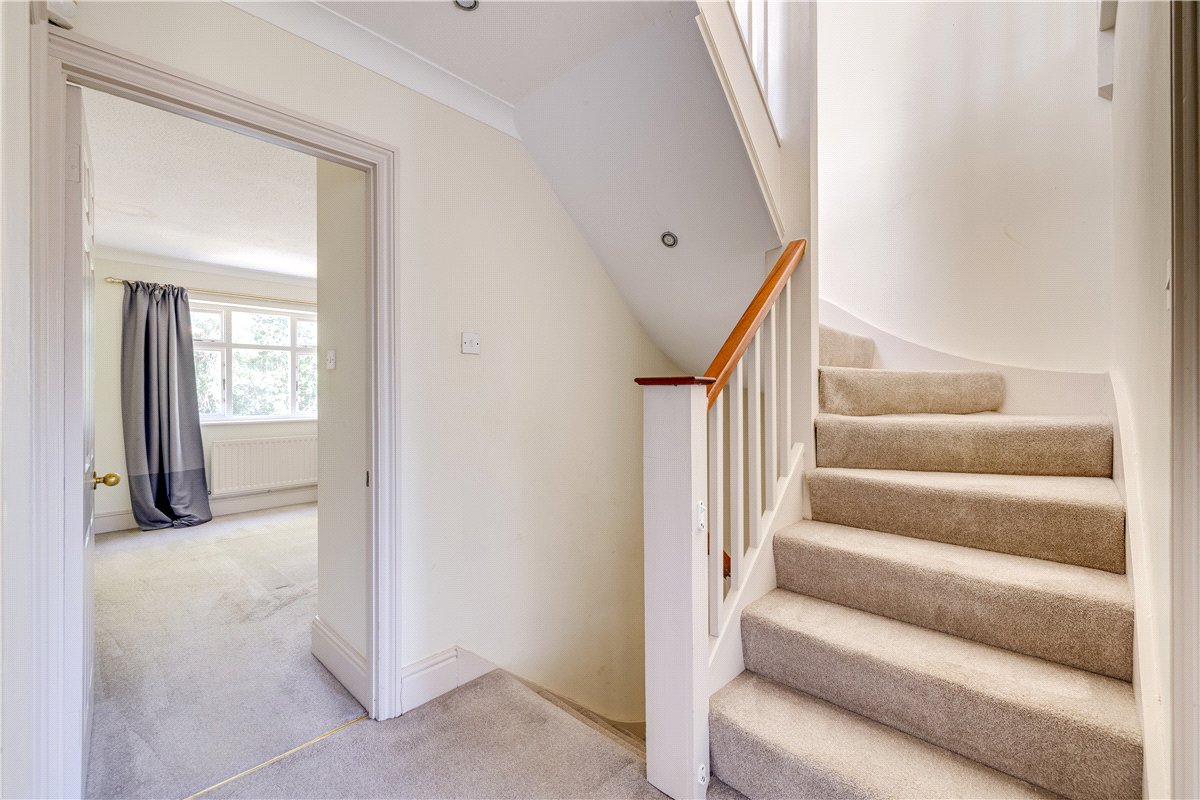 3 bedroom house, Lower Grove Road, Richmond TW10 - Let Agreed