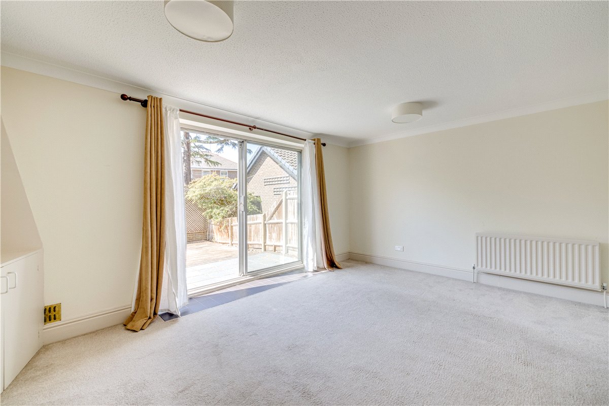 3 bedroom house, Lower Grove Road, Richmond TW10 - Let Agreed