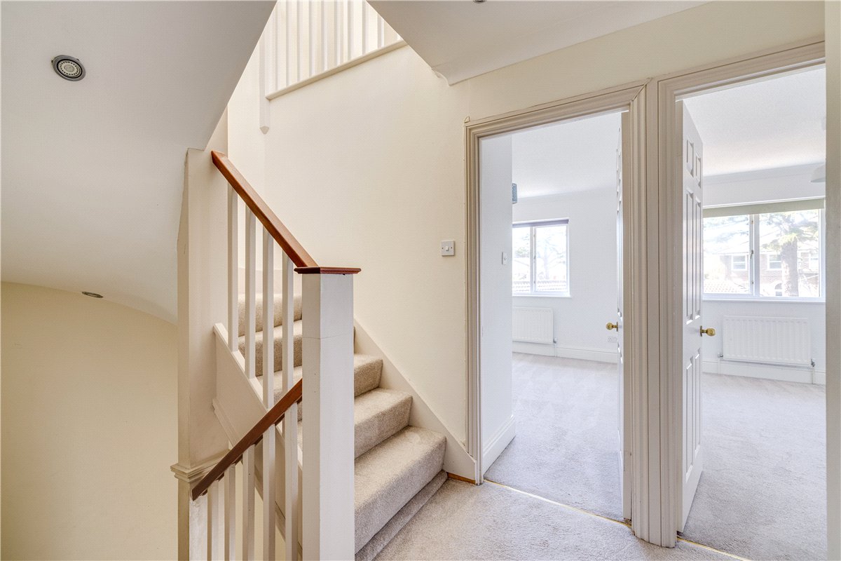 3 bedroom house, Lower Grove Road, Richmond TW10 - Let Agreed