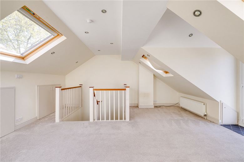 3 bedroom house, Lower Grove Road, Richmond TW10 - Let Agreed