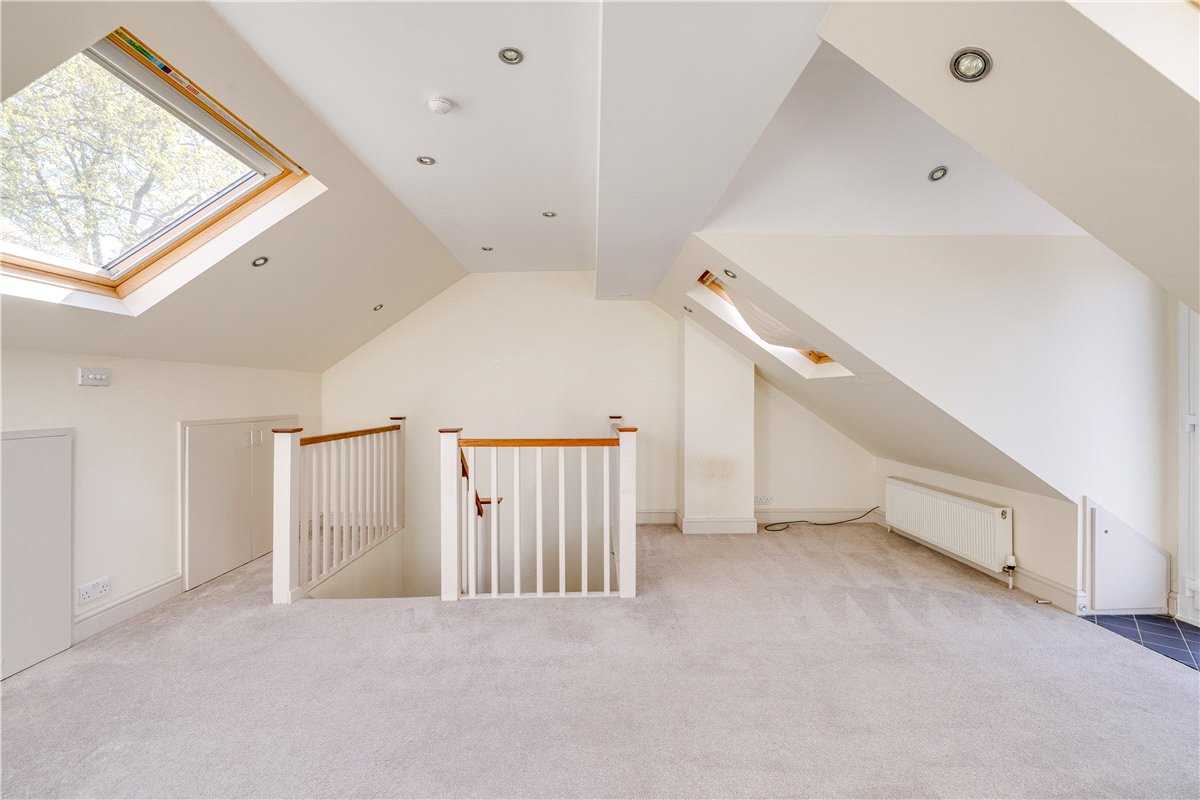 3 bedroom house, Lower Grove Road, Richmond TW10 - Let Agreed