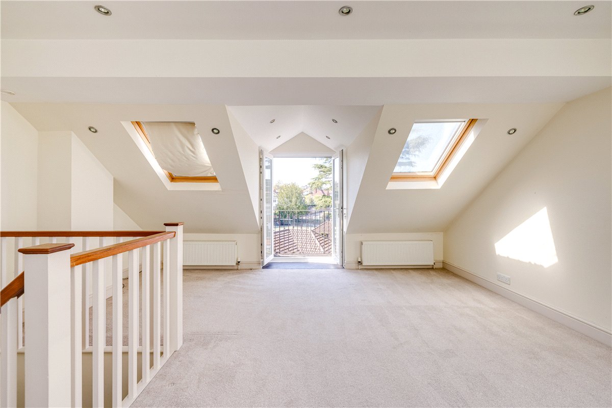 3 bedroom house, Lower Grove Road, Richmond TW10 - Let Agreed