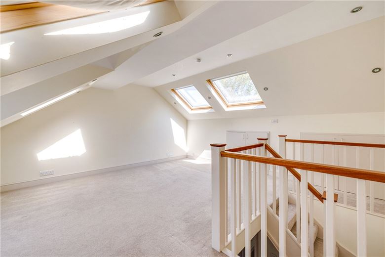 3 bedroom house, Lower Grove Road, Richmond TW10 - Let Agreed