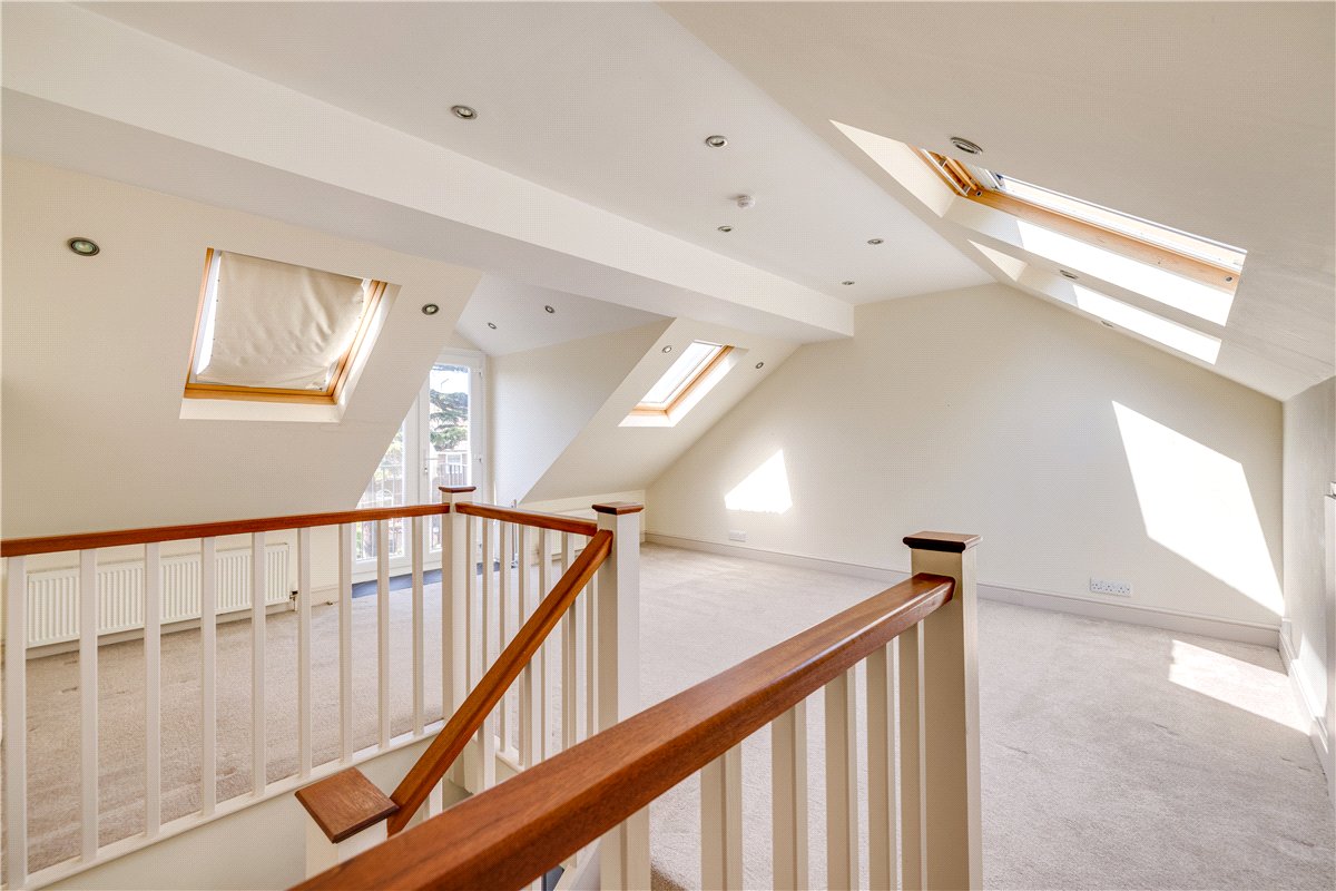 3 bedroom house, Lower Grove Road, Richmond TW10 - Let Agreed