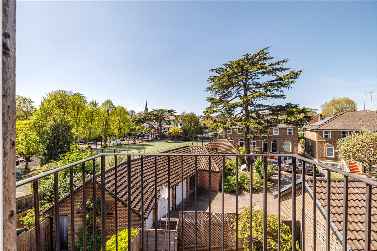 3 bedroom house, Lower Grove Road, Richmond TW10 - Let Agreed