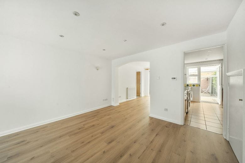 4 bedroom house, Fisherman Close, Richmond TW10 - Under Offer