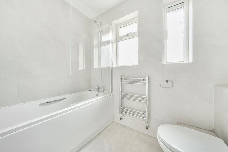 3 bedroom maisonette, Ham Street, Richmond TW10 - Available