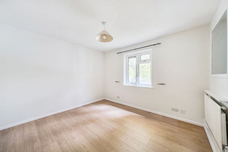 3 bedroom maisonette, Ham Street, Richmond TW10 - Available