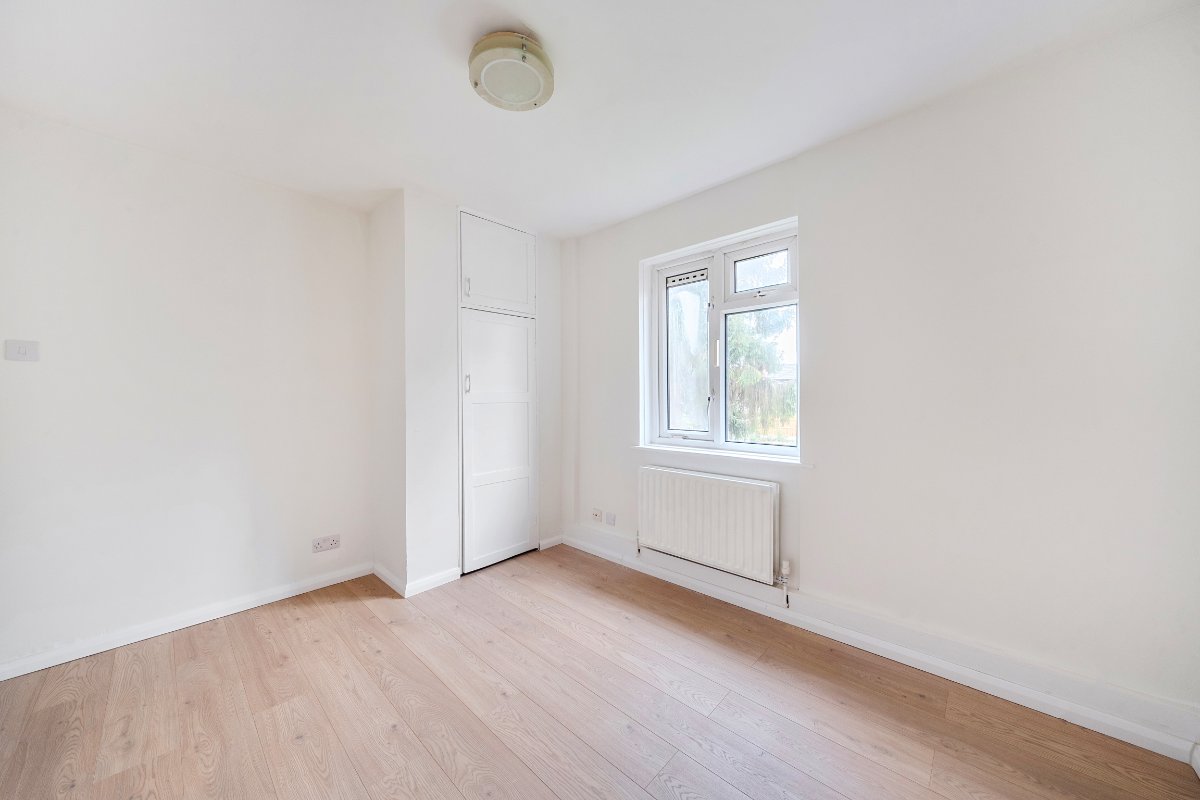 3 bedroom maisonette, Ham Street, Richmond TW10 - Available