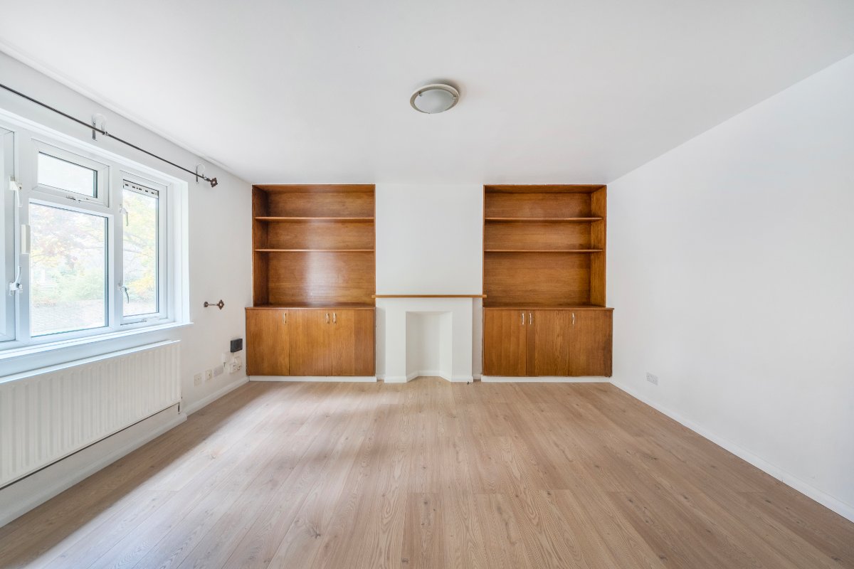 3 bedroom maisonette, Ham Street, Richmond TW10 - Available