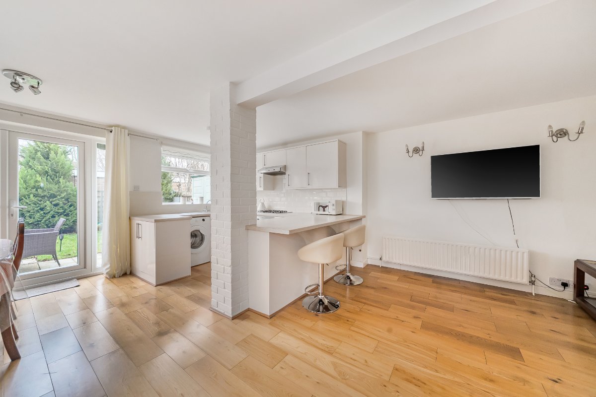 4 bedroom house, Breamwater Gardens, Richmond TW10 - Available