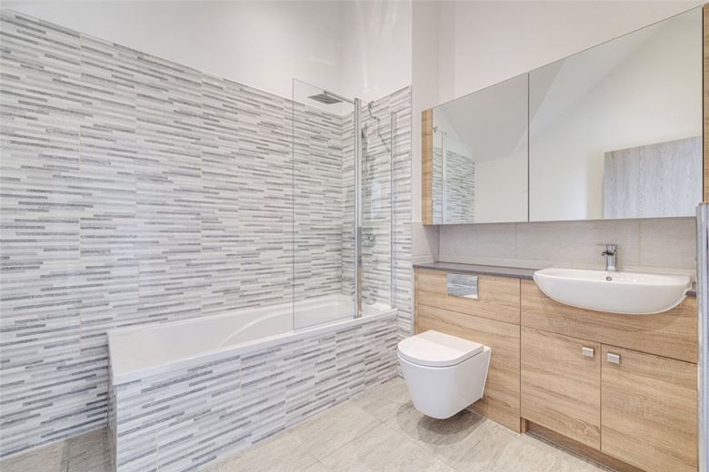 4 bedroom house, Lower Marsh Lane, Kingston upon Thames KT1