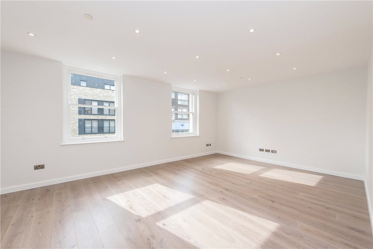 1 bedroom flat, King Street, Hammersmith W6 - Let Agreed