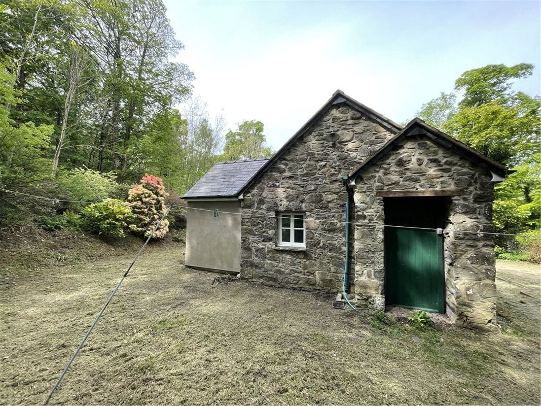  bedroom cottage, Ffordd Llyn Syberi, Eglwysbach LL28 - Let Agreed