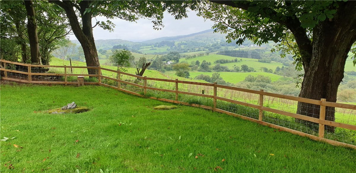  bedroom house, Sarnau, Bala LL23 - Available