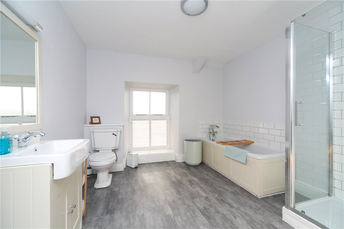  bedroom house, Ynys, Talsarnau LL47 - Available