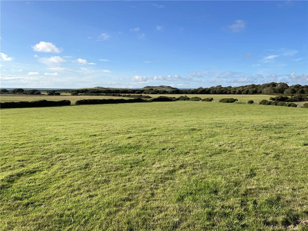 265 acres Farm, Pontllyfni, Caernarfon LL54 - Available