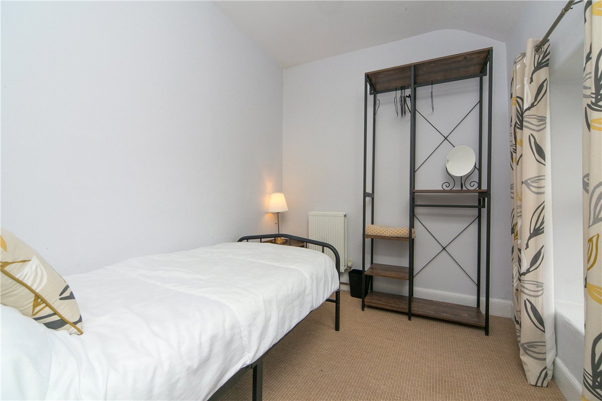  bedroom house, Ynys, Talsarnau LL47 - Available