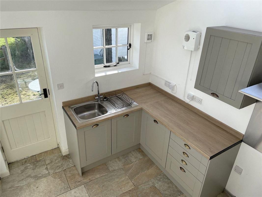 2 bedroom cottage, Eglwysbach, Colwyn Bay LL28 - Available