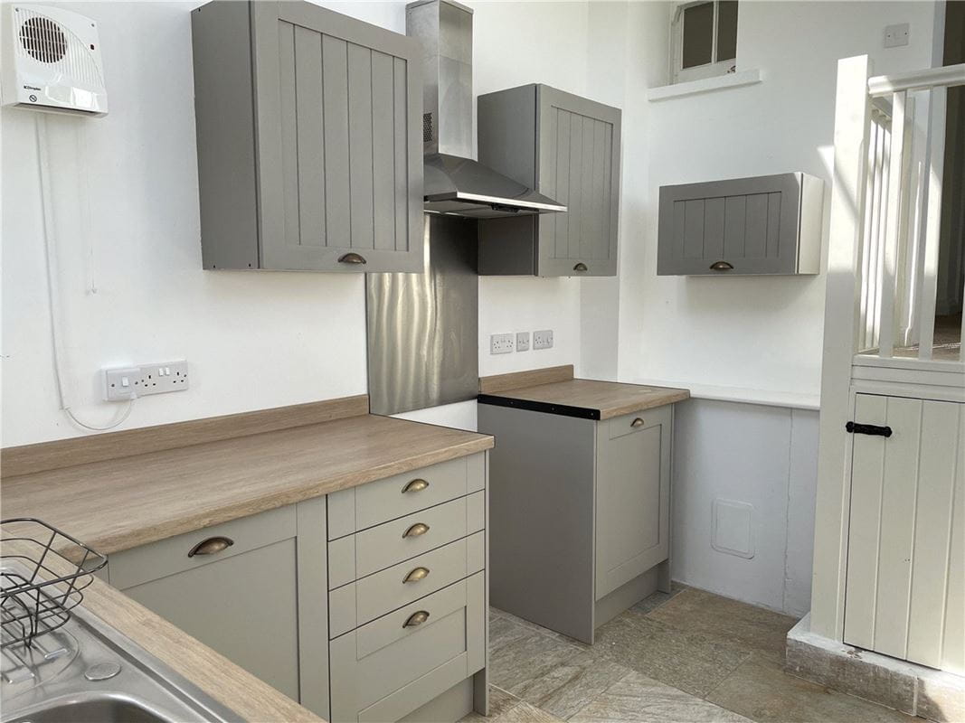 2 bedroom cottage, Eglwysbach, Colwyn Bay LL28 - Available