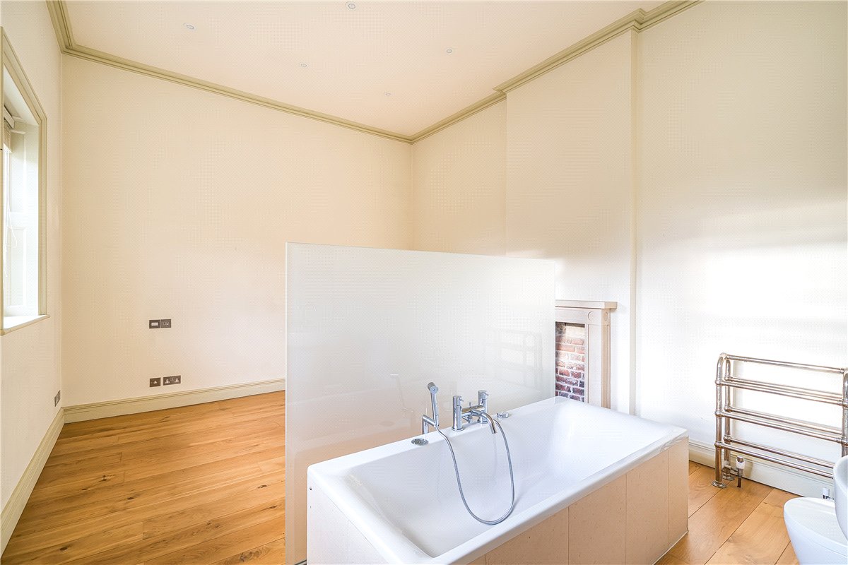 3 bedroom house, Badminton Road, Old Sodbury BS37