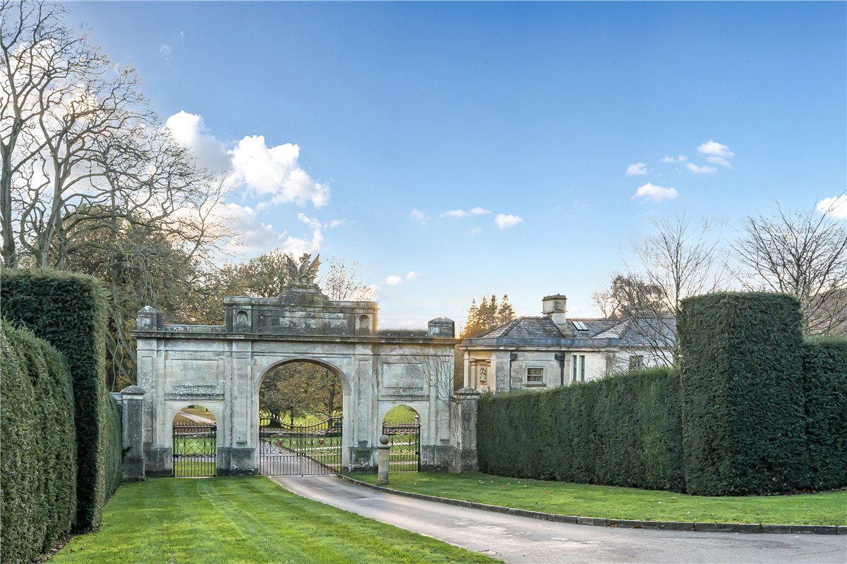 3 bedroom house, Badminton Road, Old Sodbury BS37