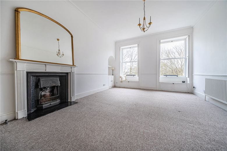 2 bedroom flat, Cavendish Place, Bath BA1