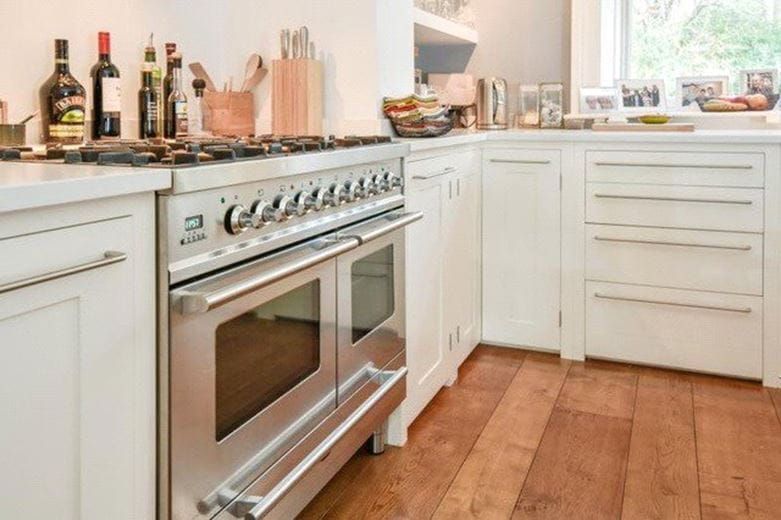 3 bedroom flat, Allenby House South, Lansdown Road BA1