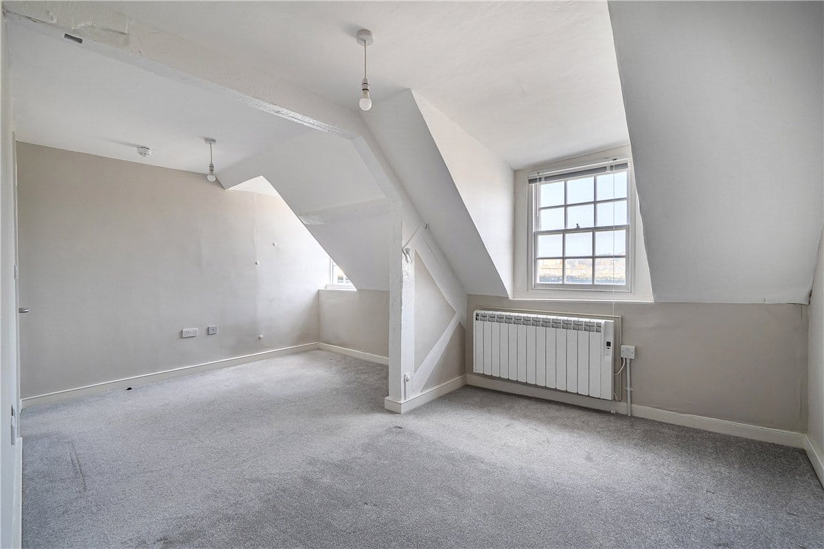 1 bedroom flat, Old Bond Street, Bath BA1 - Available