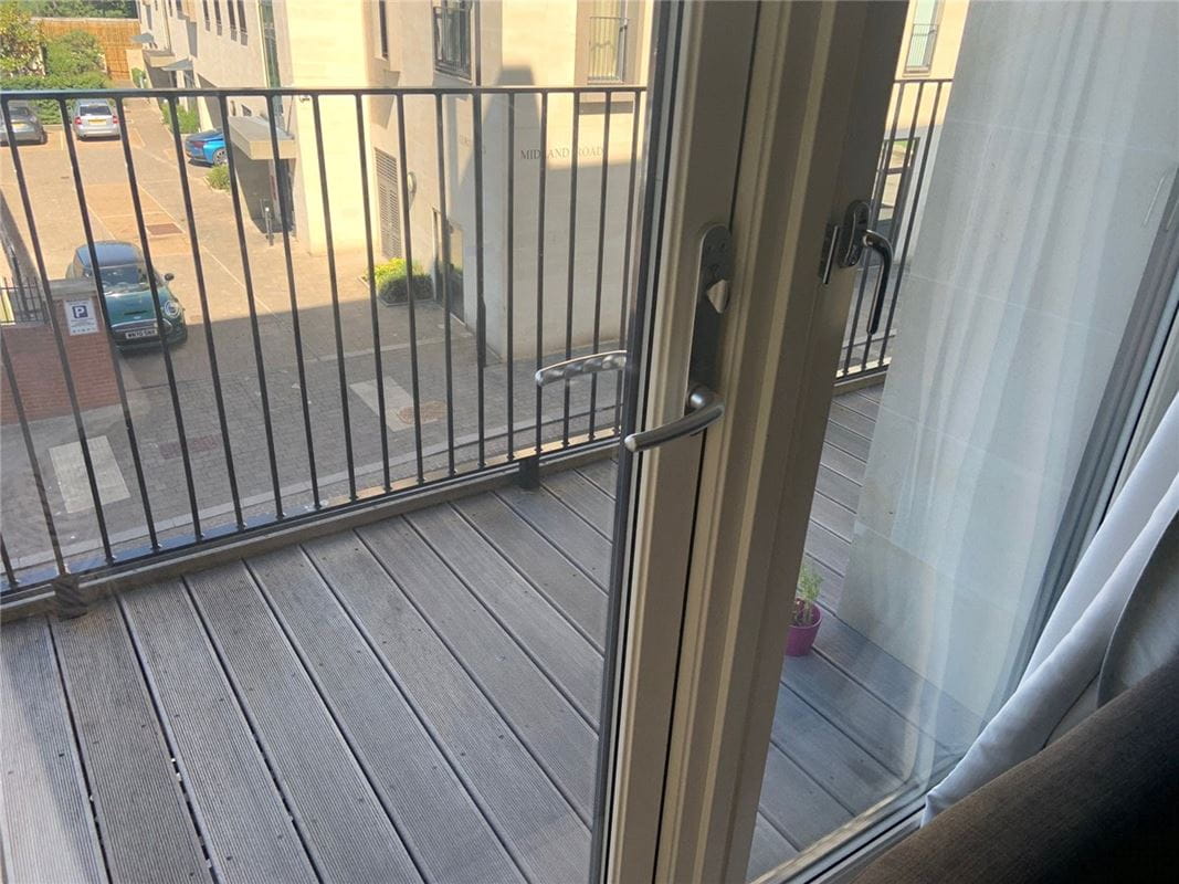 2 bedroom flat, Midland Road, Bath BA2