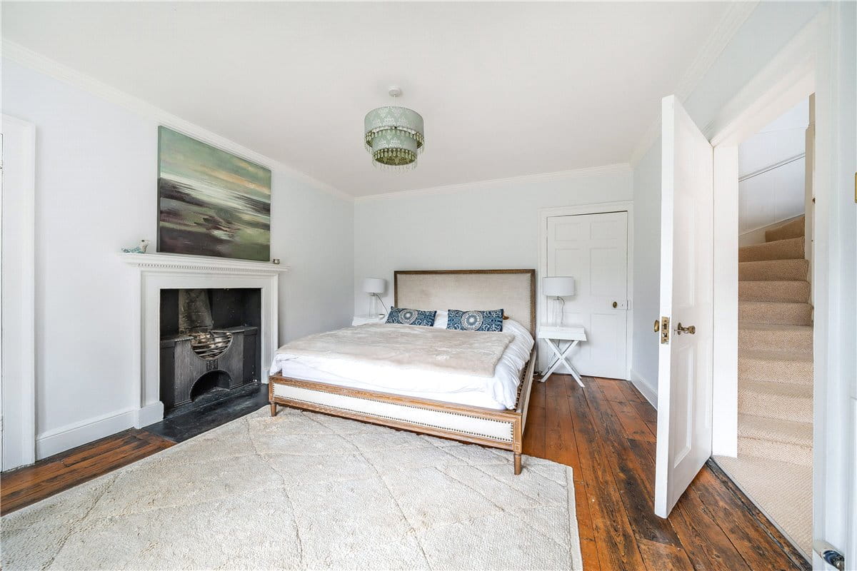 5 bedroom house, Middlehill, Box SN13 - Available