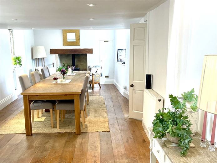 5 bedroom house, Middlehill, Box SN13 - Available