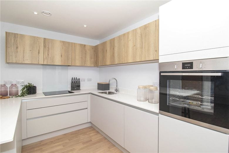 2 bedroom flat, Temple Street, Keynsham BS31 - Let Agreed