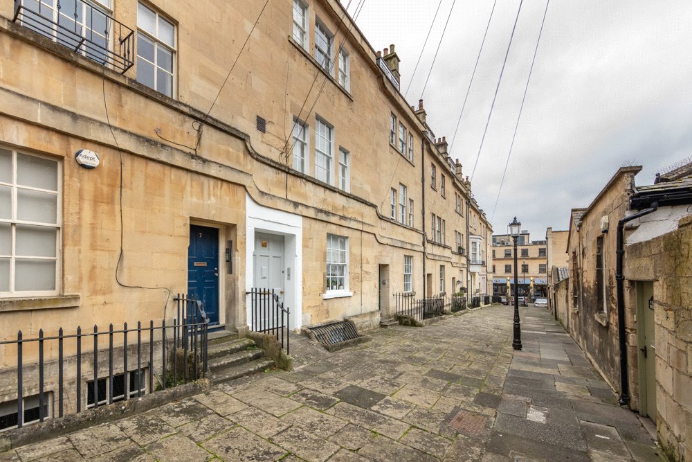 1 bedroom flat, Barton Buildings, Bath BA1