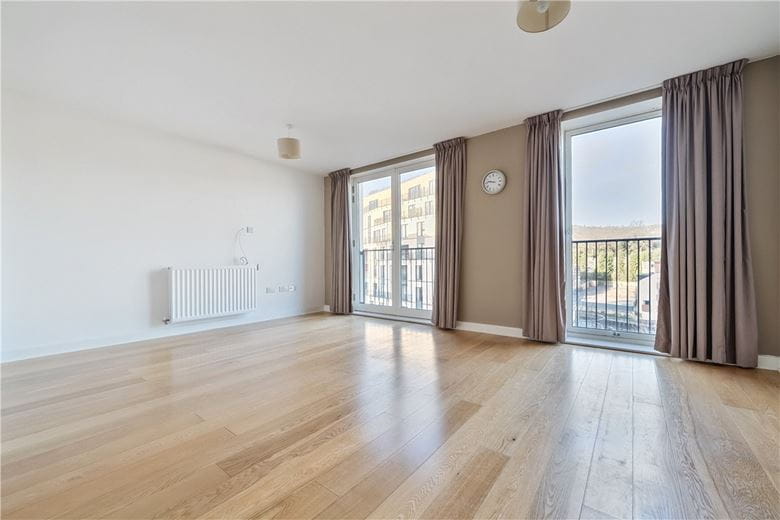 2 bedroom flat, Victoria Bridge Road, Bath BA2 - Available