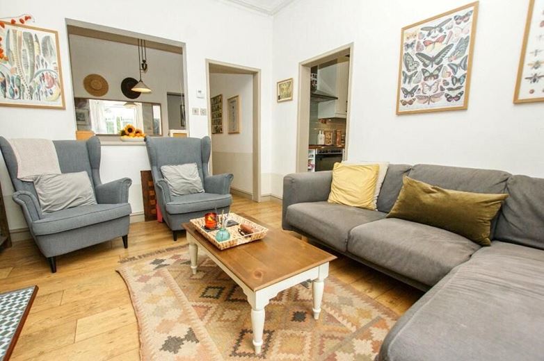 2 bedroom flat, Kennington Road, Bath BA1 - Let Agreed